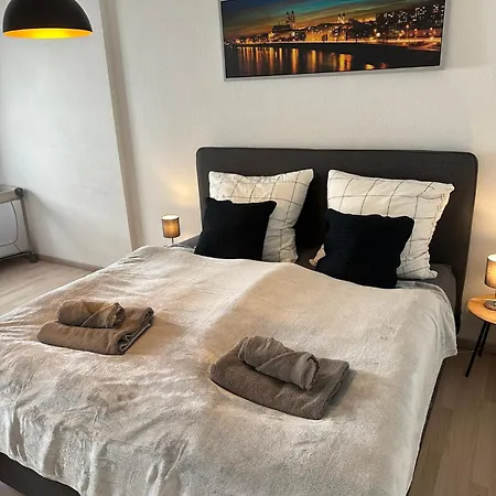 Yellow One Apartman