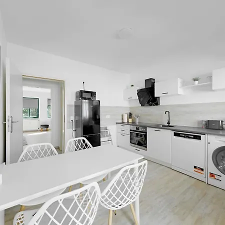 Yellow One Apartman